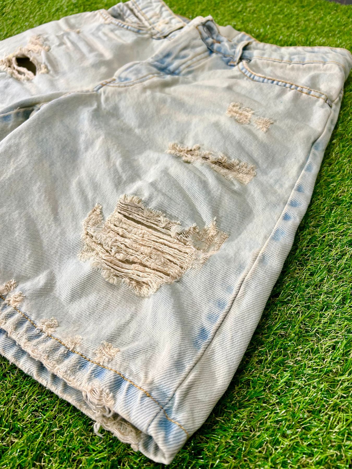 SHORT - - GAVENSEMBLE